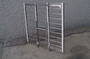 Metal front stand